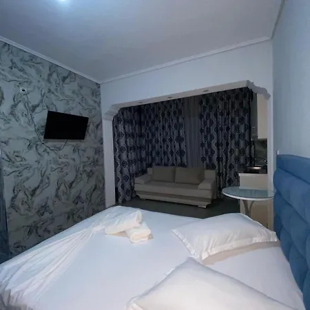 White * Saranda