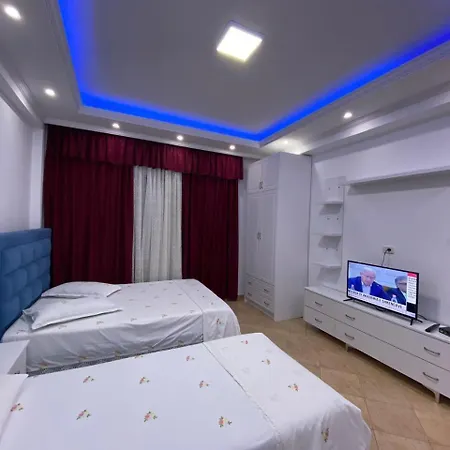 Apartament White *