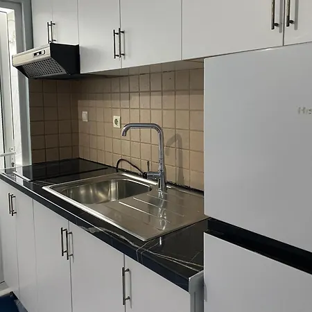 Apartament White *