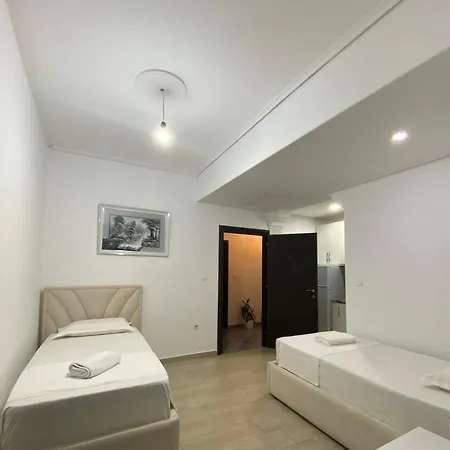 Apartament White *